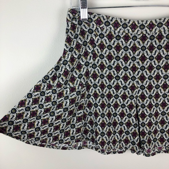 Hollister- cozy summer time relaxed shorts size: S - Picture 3 of 9